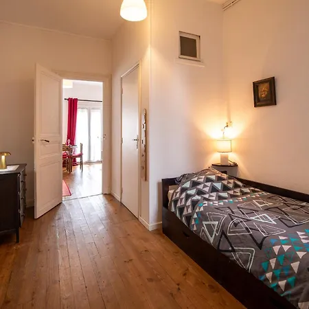 Joli T2 Bagneres De Bigorre Centre Appartement Buitenkant foto