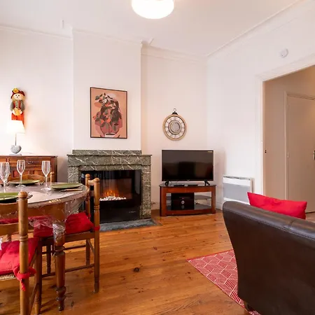 Joli T2 Bagneres De Bigorre Centre Appartement Buitenkant foto